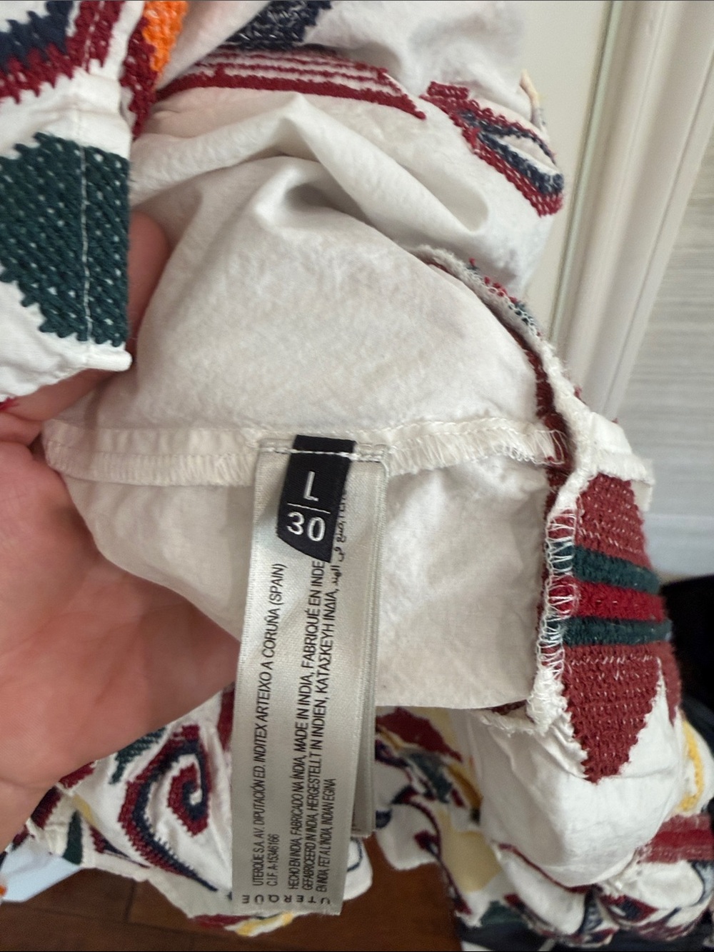 Uterqüe White Maxi Dress with Multicolor Geometric Embroidery - Picture 4 of 5